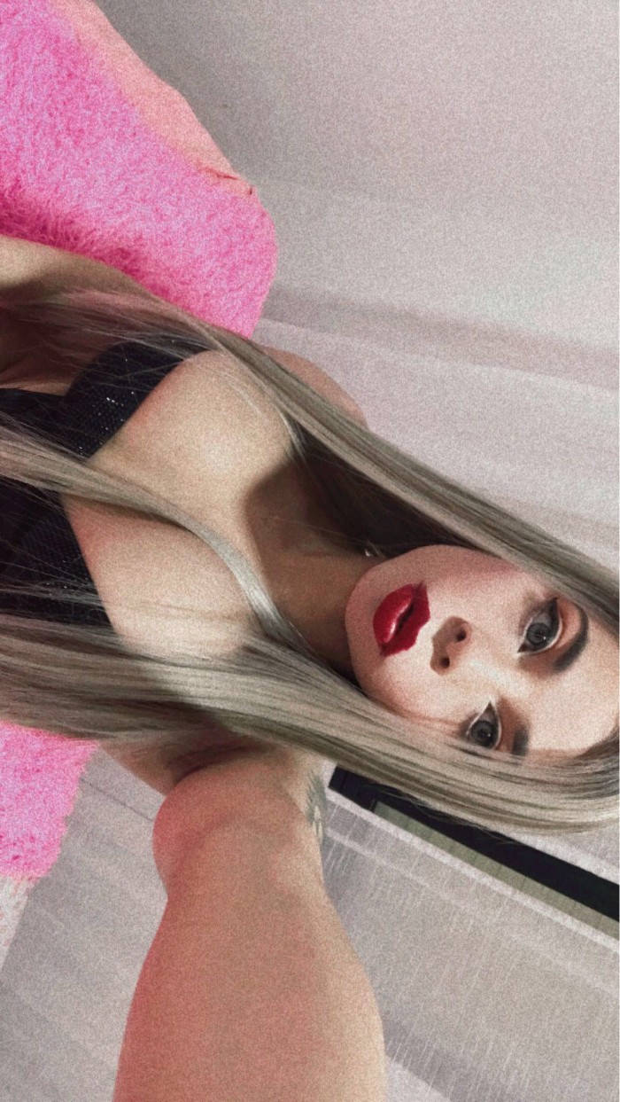 Trans rubia muy cachonda