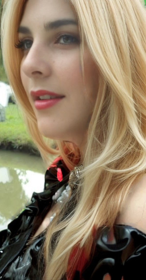 NOVEDAD , ULTIMOS DIAS ,RUBIA CURVAS DE INFARTO