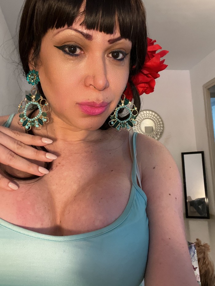 MASAJES EN CAMILLA. MORBO A TU ALTURA