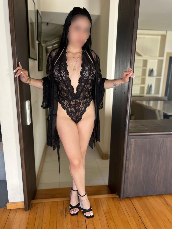 DEJATE DESLUMBRAR DE UNA JOVEN LATINA