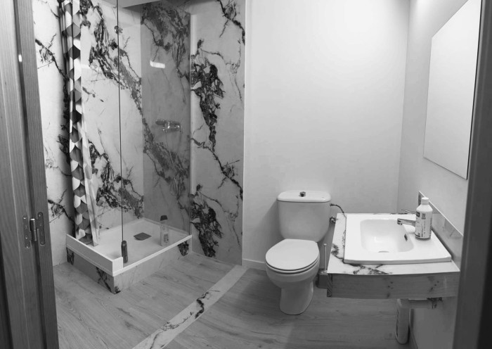 ALQUILER DE HABITACIONES COMODAS Y BUEN SITIO