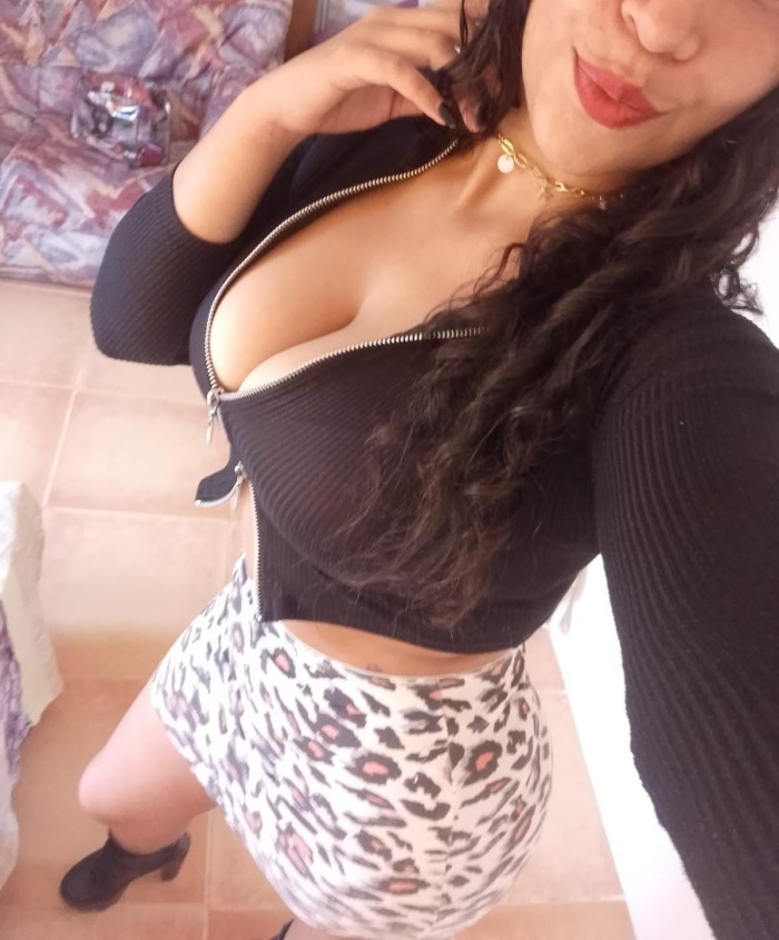 LUJURIOSA LATINA