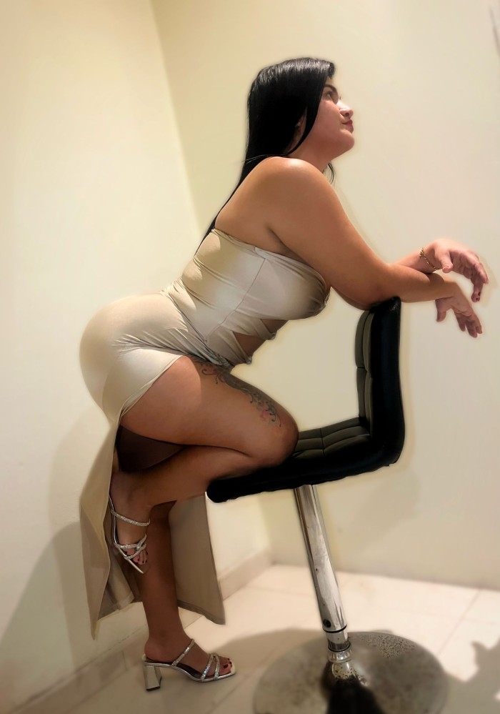 TRAVIESA CALIENTE Y MORBOSA