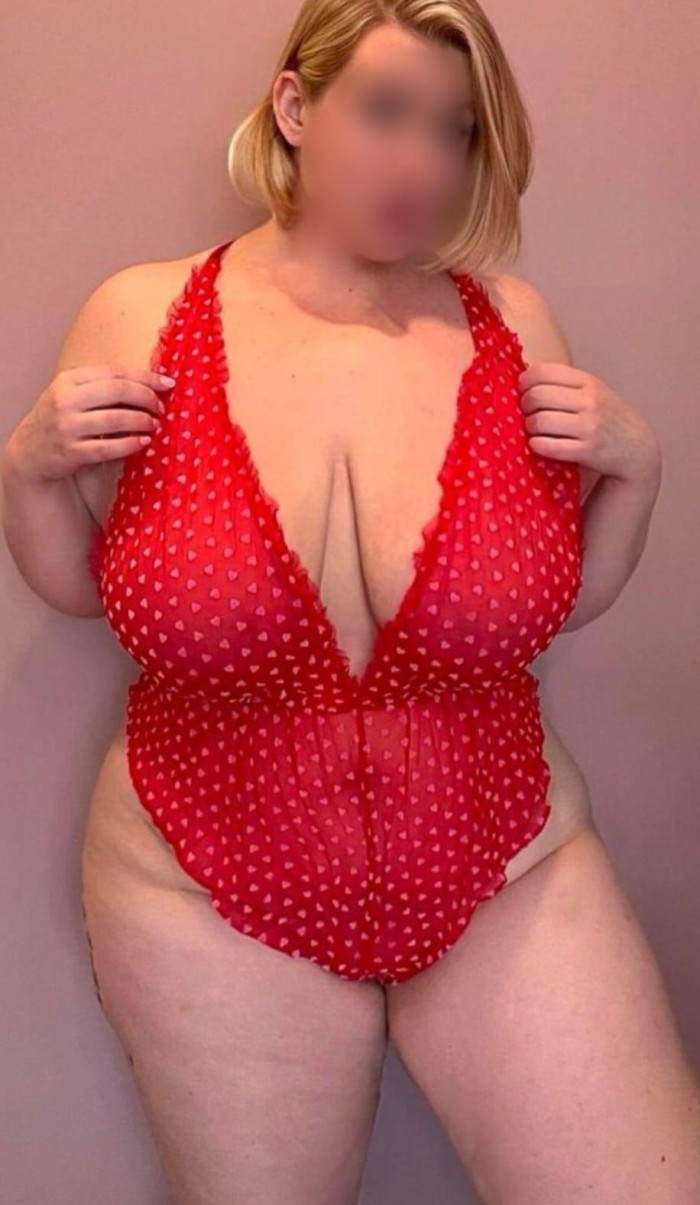 Martina madurita rubia culona novedad