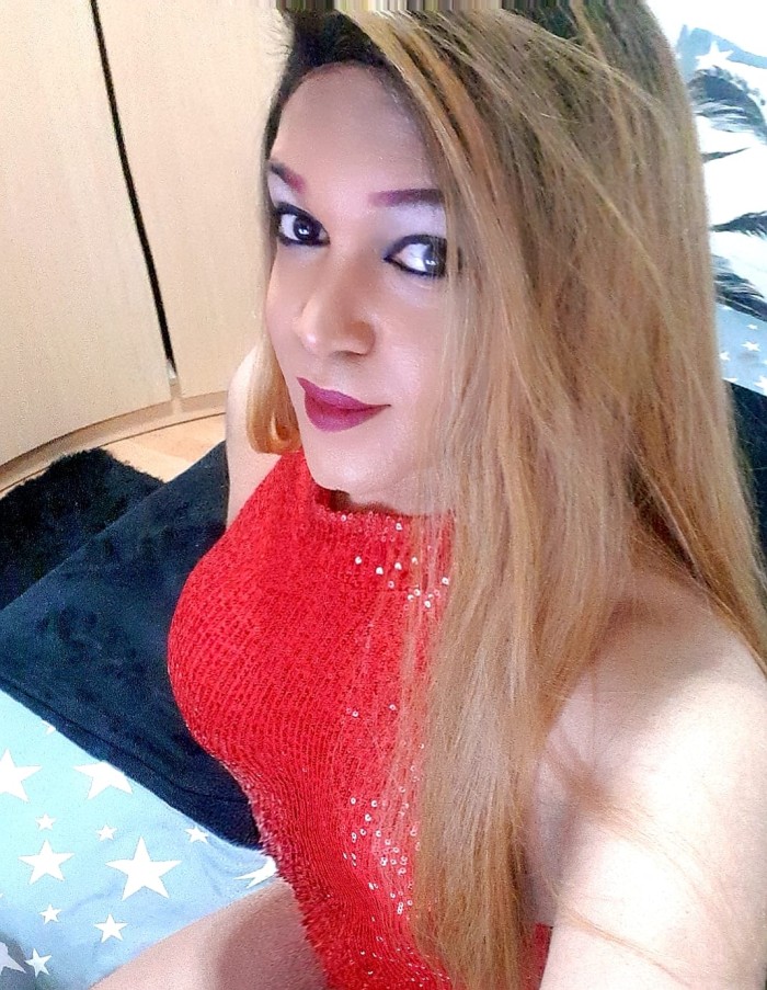 EN LLEIDA LA REINA DE LA FIESTA  A TOP 24H LLAMAME