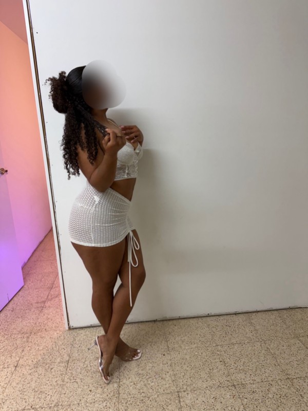 Mía Sexy fogosa y morbosa morena