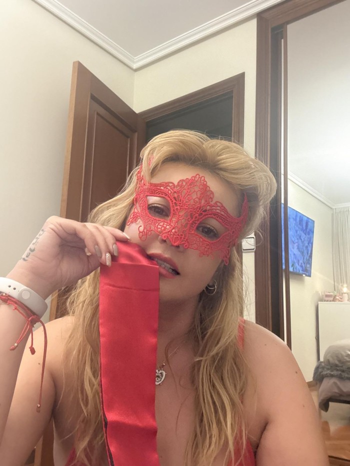 Tu sumisa colombiana , estoy a la orden