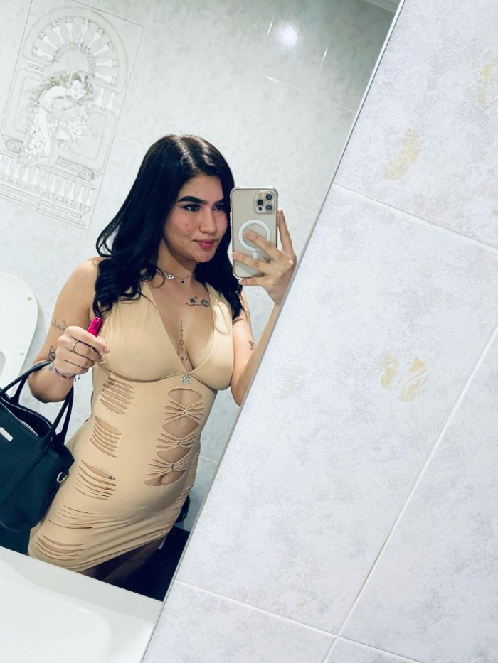 EXTRAVAGANTE DEVORADORA DE POLLAS