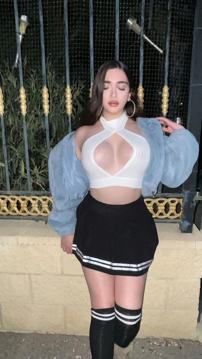 CHICA TRANS CANCHONDA DISPUESTA A HUMILLARTE