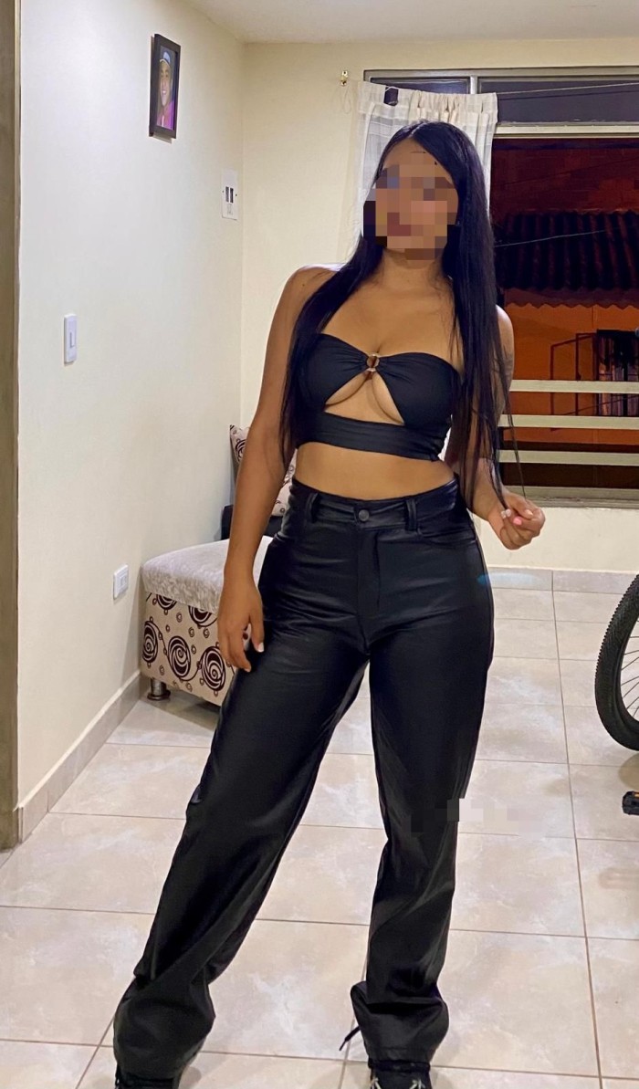 Colombiana jovencita iniciandose