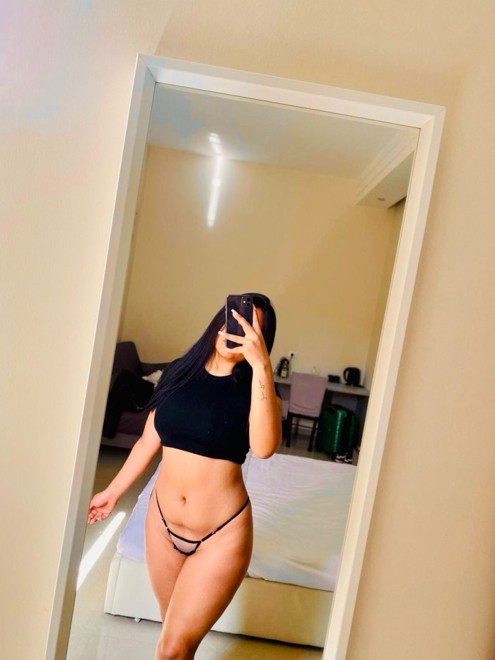 Colombiana jovencita iniciandose