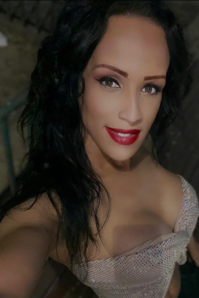 VENEZOLANA ARDIENTE CHICA TRANS FOGOSA