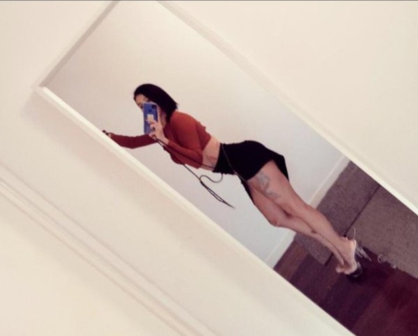 Joven venezolana juguetona