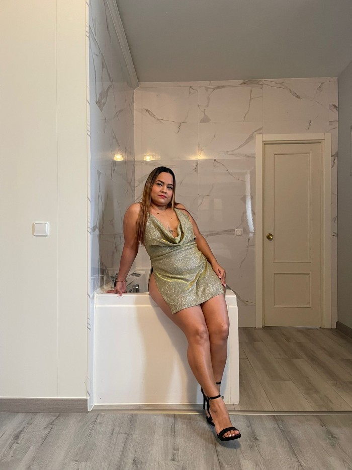 Mujer entregada dominante y con un trato delicioso