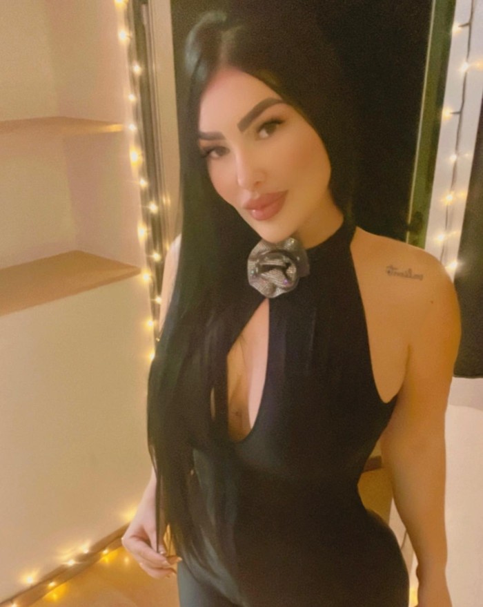 HERMOSA Y DISCRETA COLOMBIANA 24HORAS