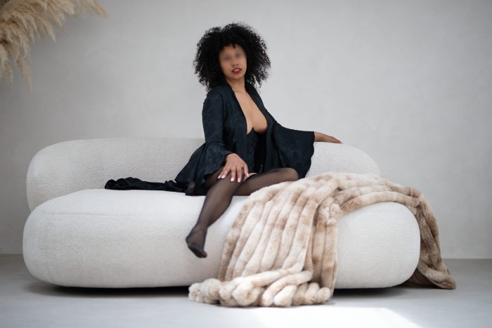 ISABELLA, SEXY COSTARRICENSE DE 25 AÑOS