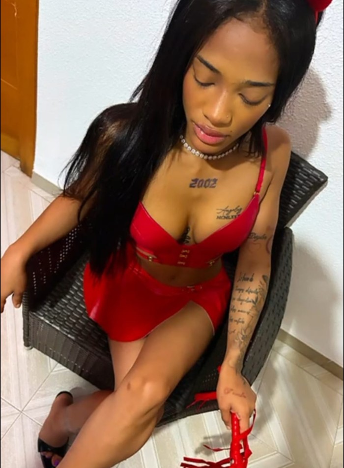 PANAMEÑA DE LUJO, DULCE Y LLENA DE ENERGIA