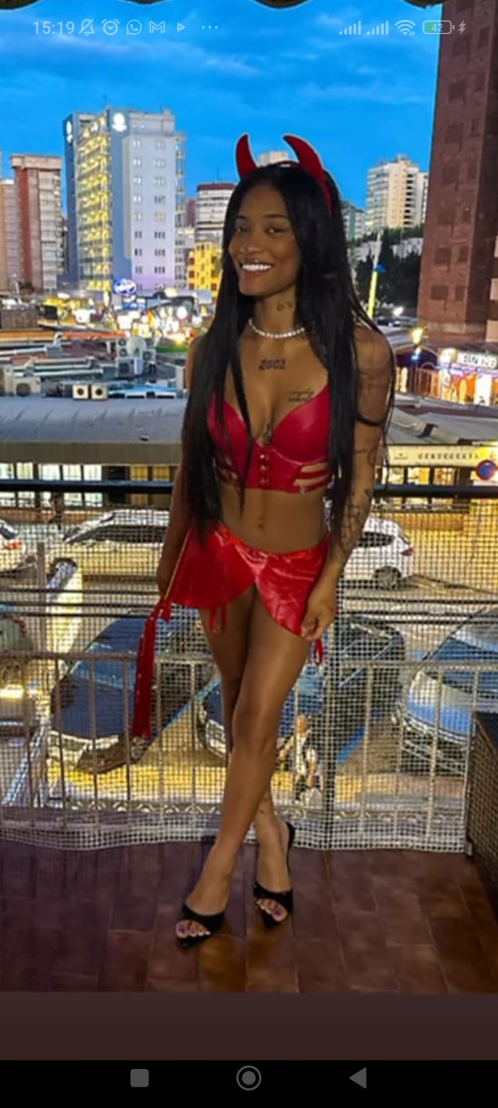 PANAMEÑA DE LUJO, DULCE Y LLENA DE ENERGIA