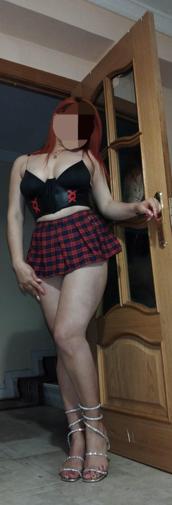 Jovencita esperándote para hacer travesuras