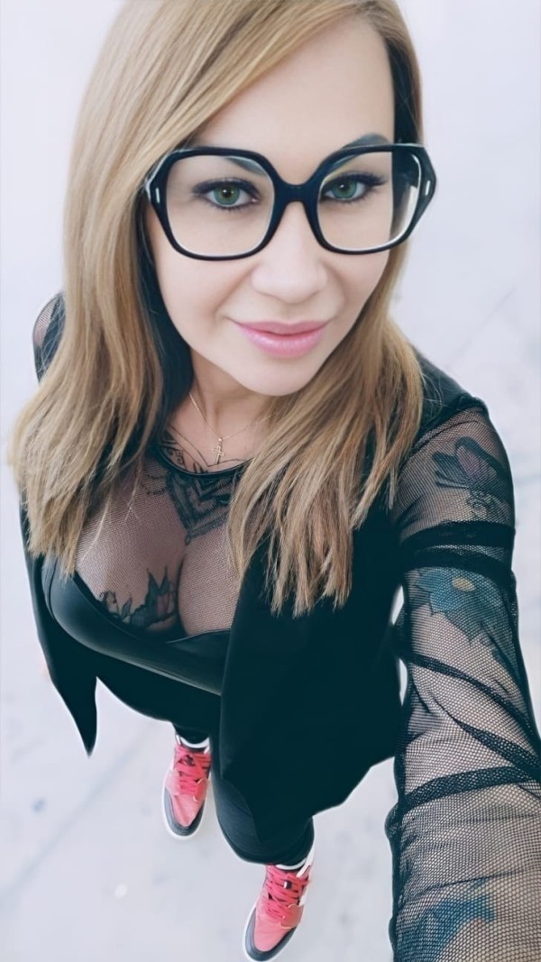 NURIA último día en España completita griego a top, masajes