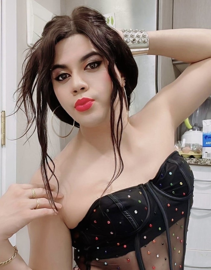 NOVEDAD CARIÑOSA NIÑATA AMOROSA FIESTERA EN TERRASSA