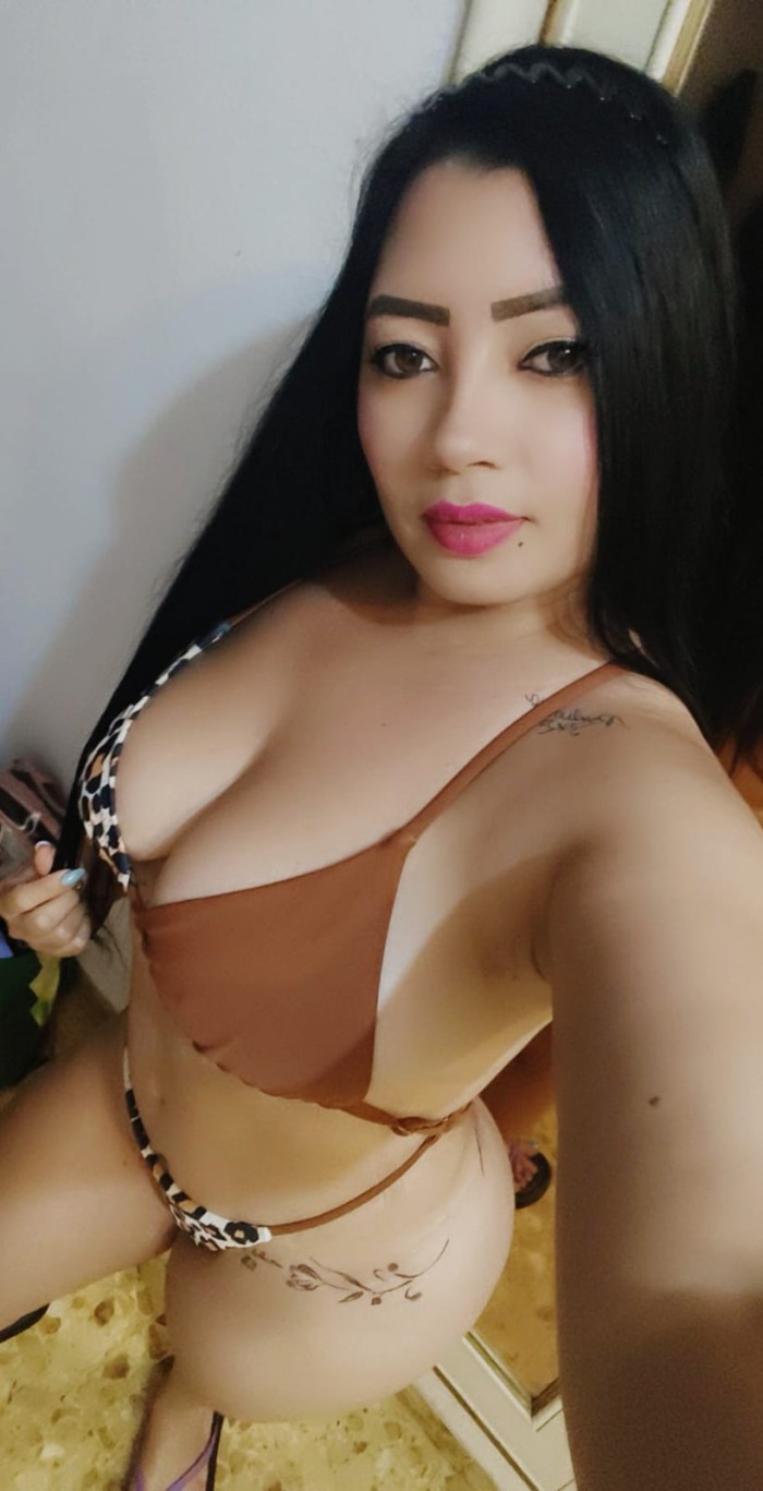 DAMA JUGUETONA Y MUY COMPLACIENTE