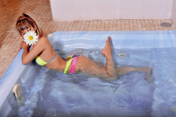 LA REINA DE TUS FANTASIAS 24 HS