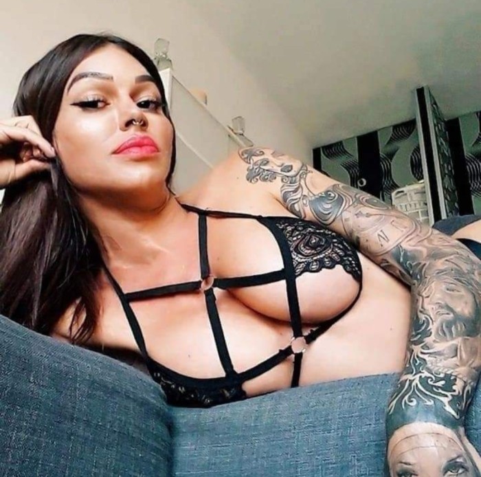 Cachonda en casa nos la comemos