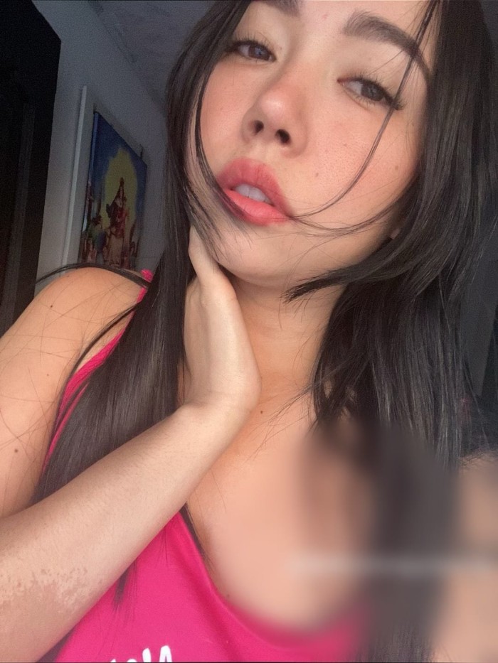 JOVEN EXTROVERTIDA CACHONDA FIESTERA