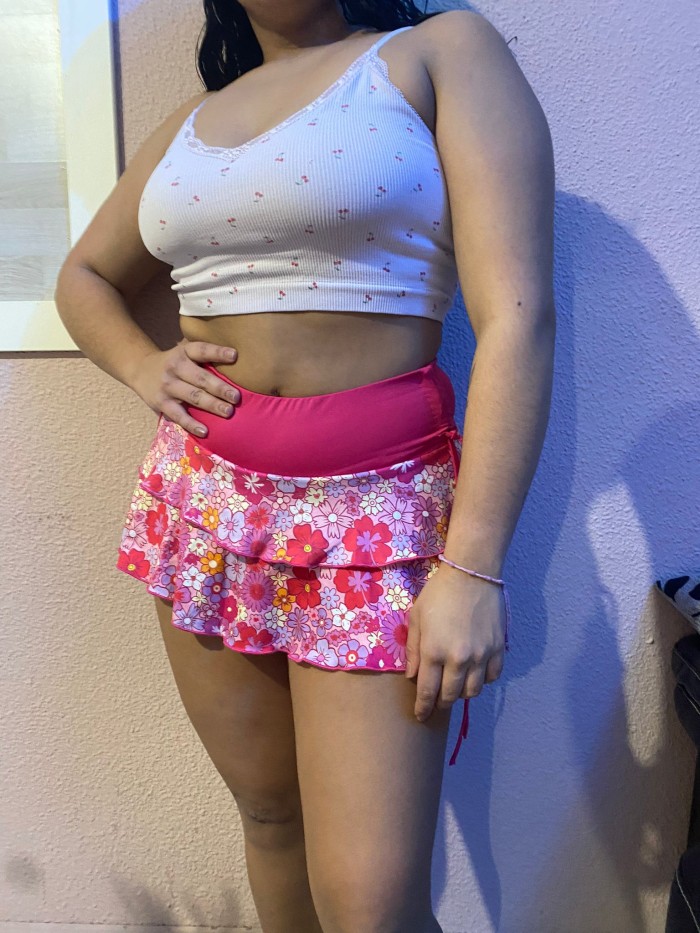 Jovencita gordita sexual y caliente