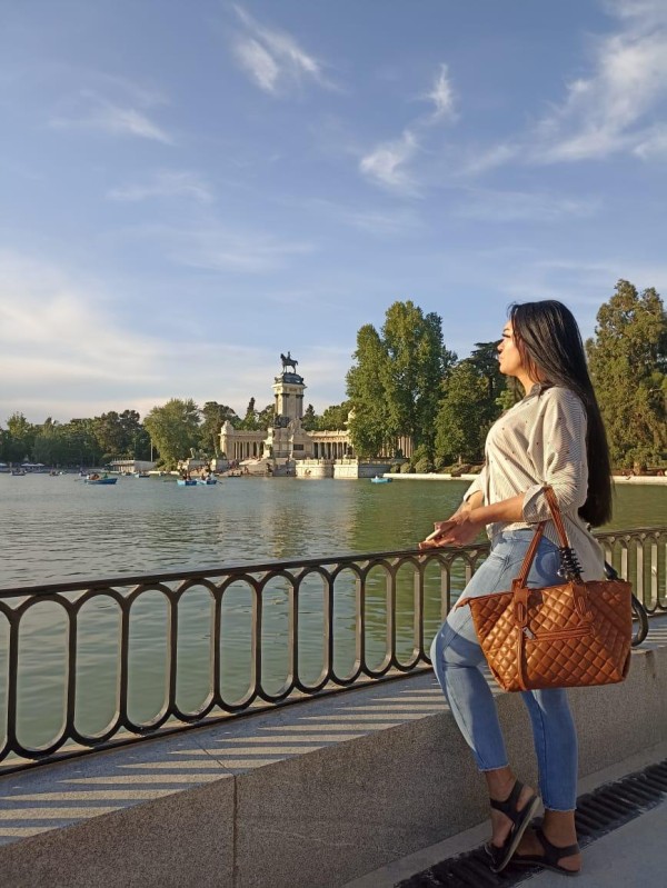 FIESTERA MORBOSA CUERPAZO CULAZO Y TETASAS SOBRETODO COMPLACIENTE