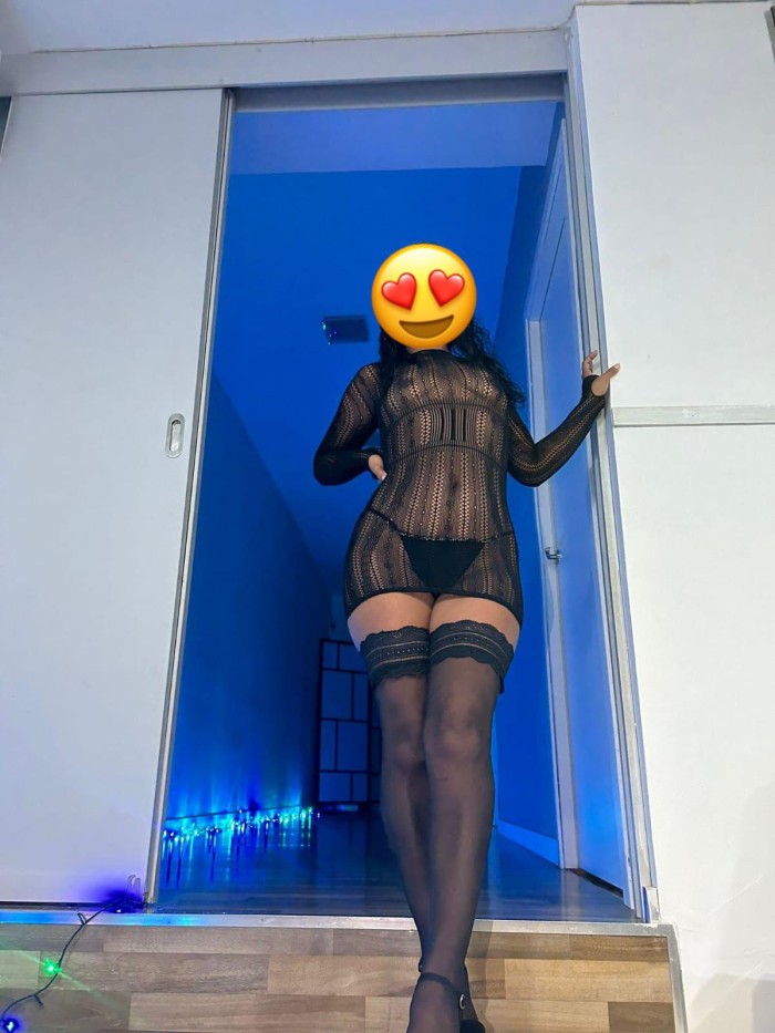 GUAPA FOGOSA Y FIESTERA EN TORRASSA