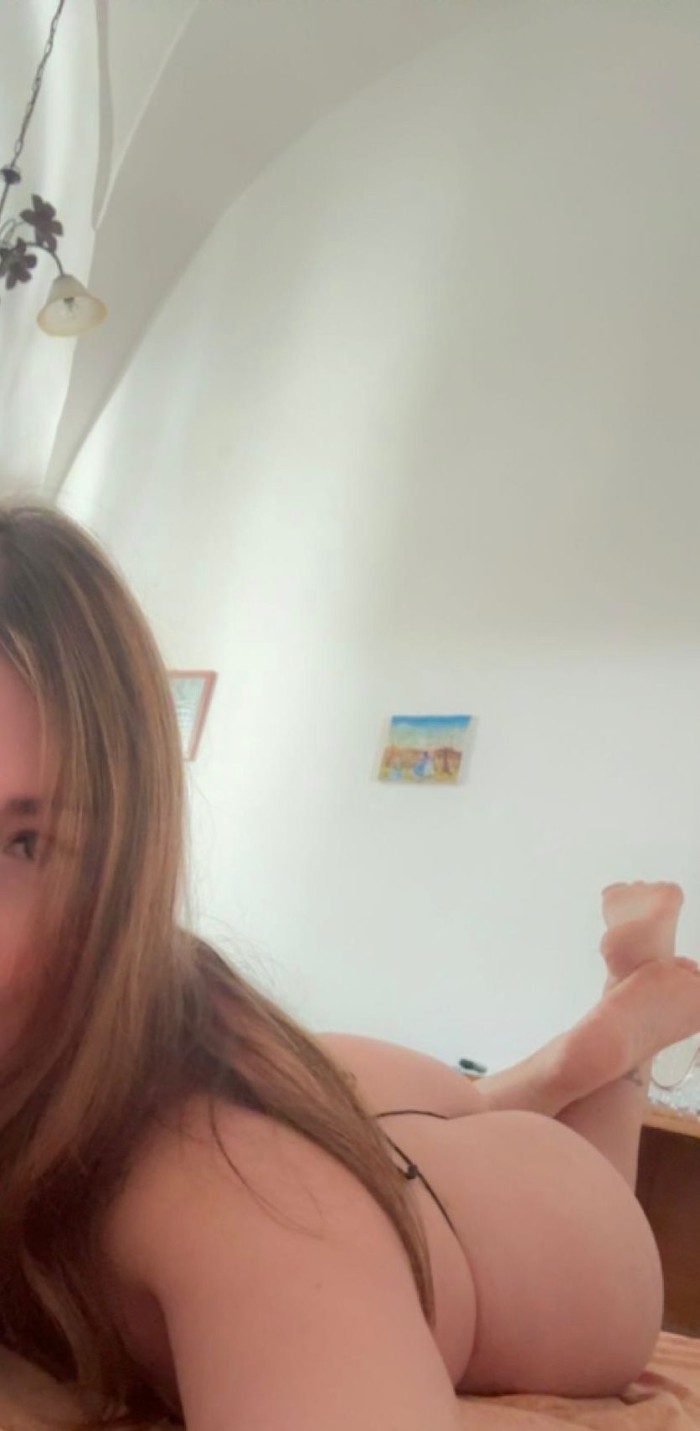 Latina divertida y traviesa VIA JULIA