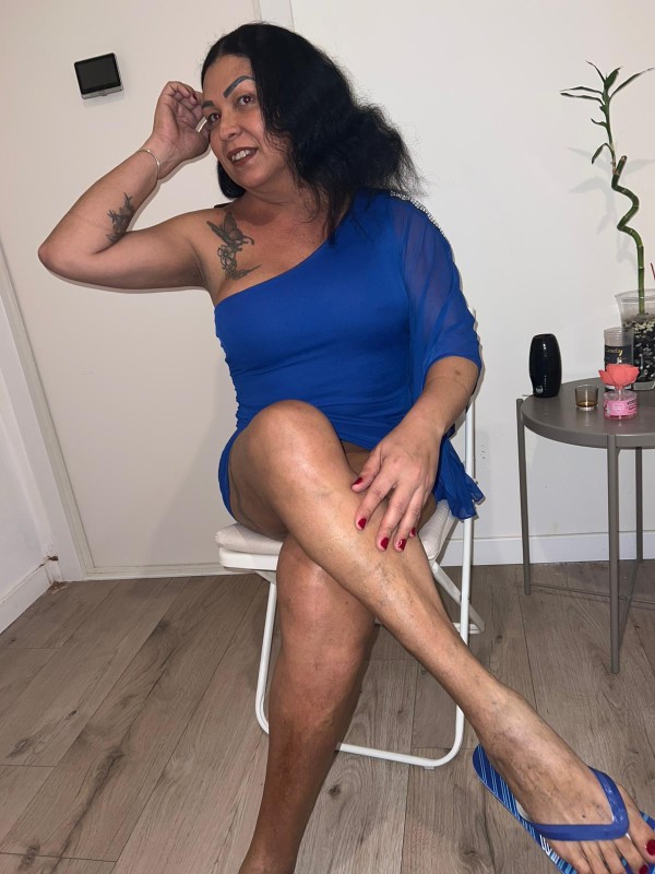 TRAVESTI AMANDA TAYLOR FIESTEIRA VERSÁTIL