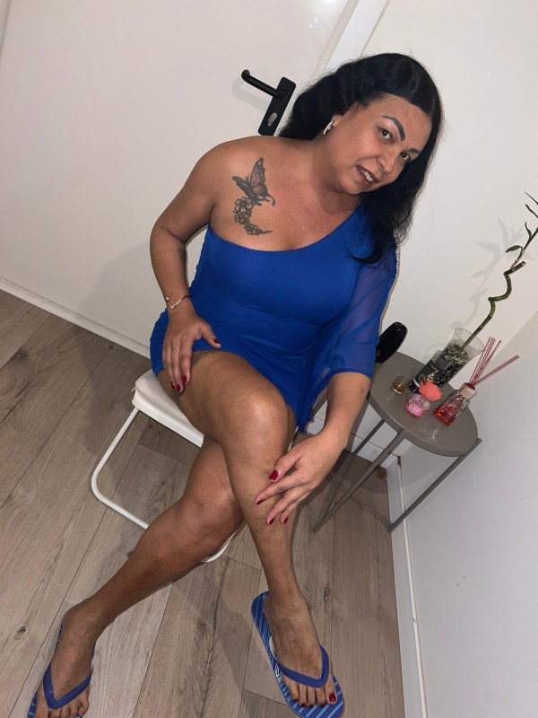 TRAVESTI AMANDA TAYLOR FIESTEIRA VERSÁTIL