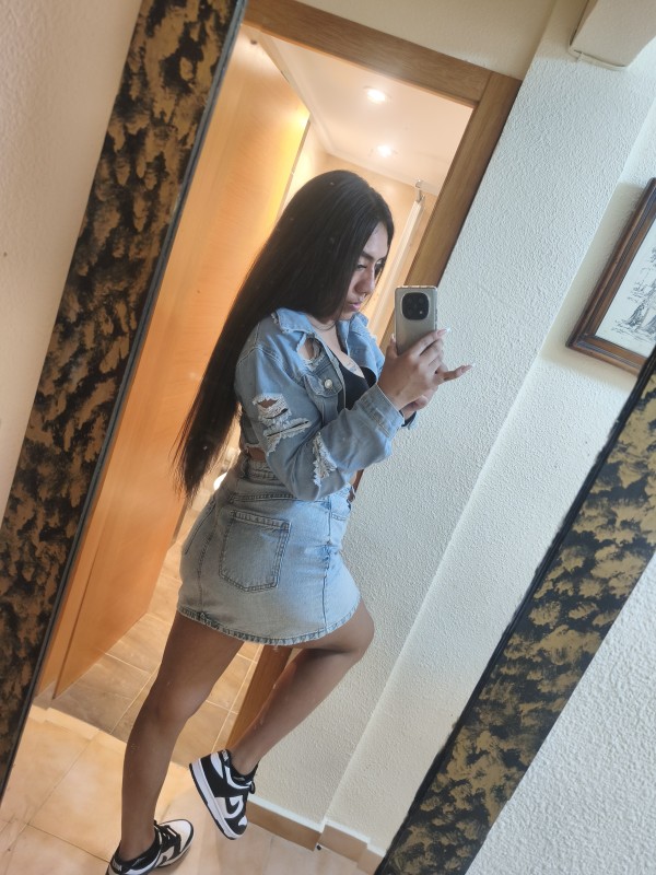 MUÑECA EN TU CIUDAD RECIÉN LLEGADA FIESTERA EN MADRID GRAN VIA