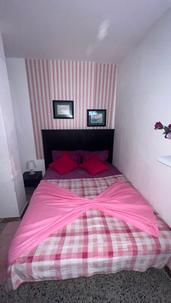 Solo para chicas de lujo habitaciónes gran oportunidad vecindar