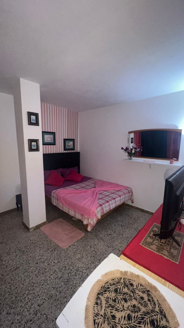 Solo para chicas de lujo habitaciónes gran oportunidad vecindar