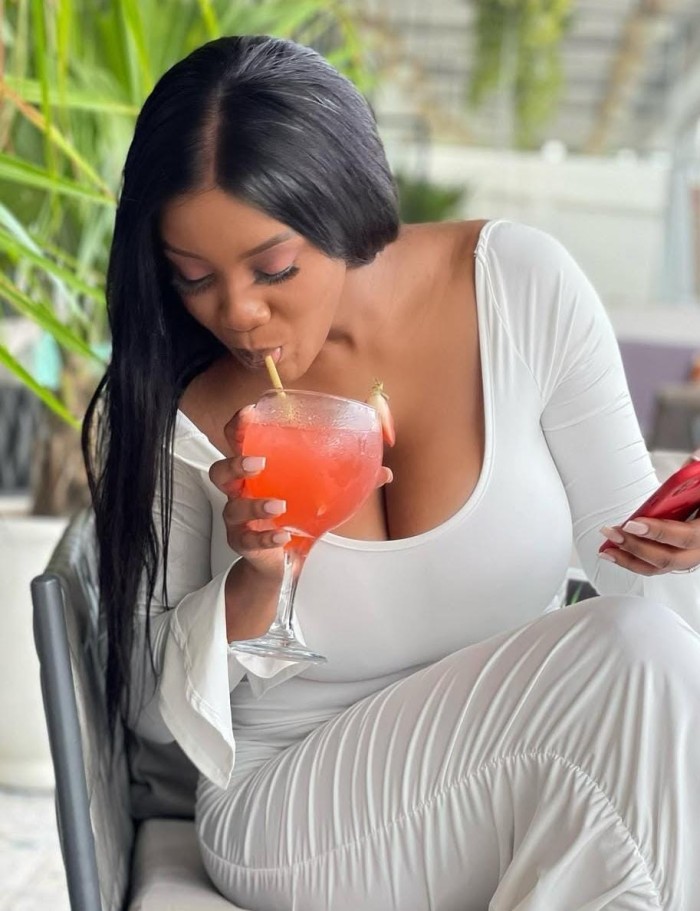 Morenaza venezolana disfrutona muy guapa