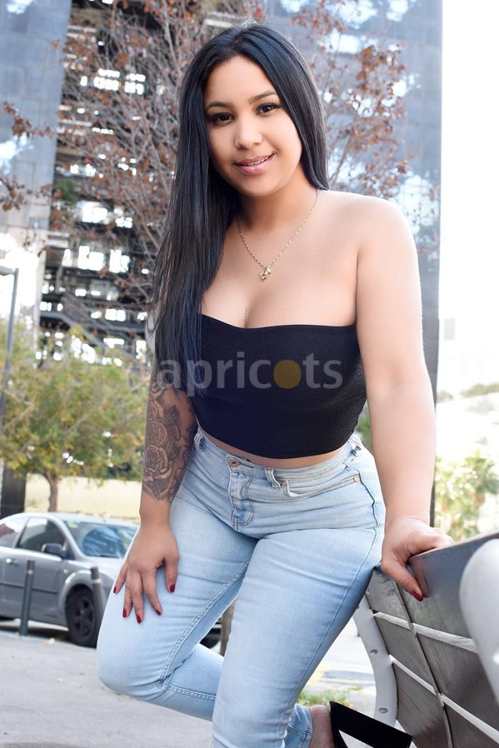 Fogoza y caliente mujer