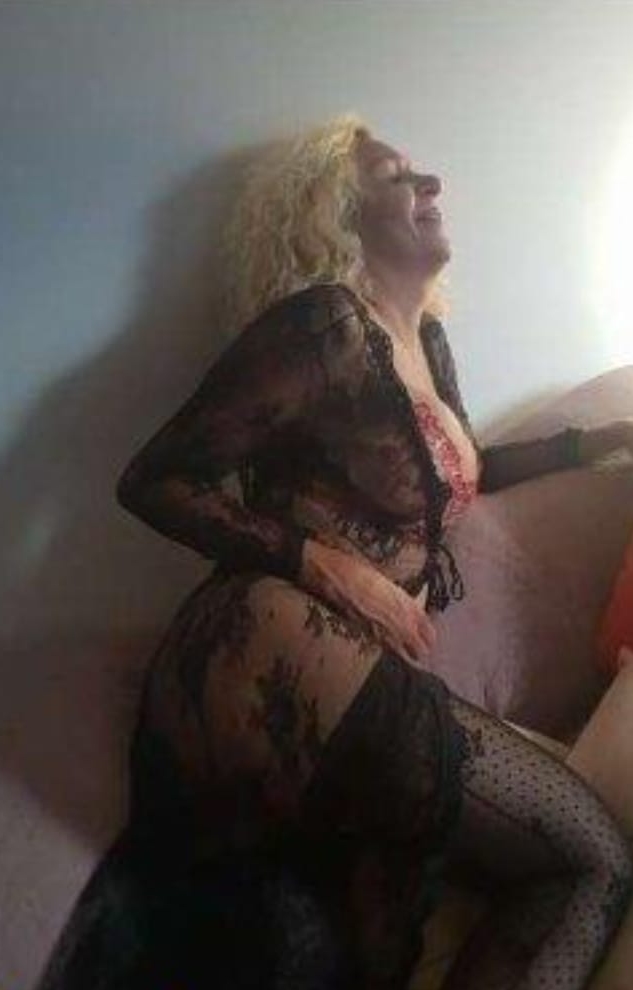 Pollona y lechera la más guarra de todas FOLLAMOS?