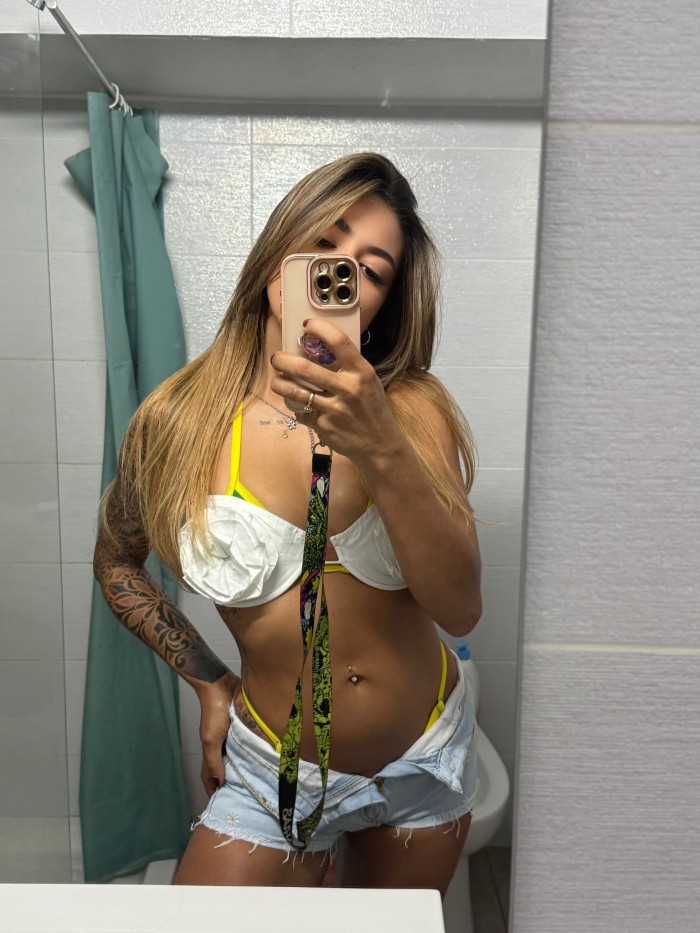 Anita, la brasileña más ardiente de Costa Adeje