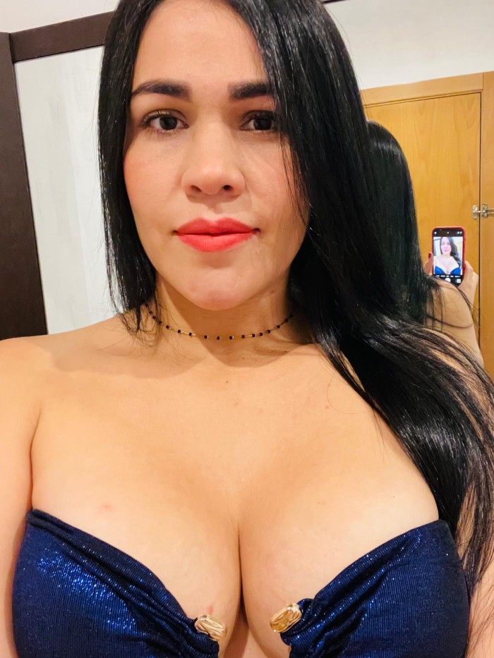 CANDENTE LATINA SEXY Y DIVERTIDA … VIA JULIA