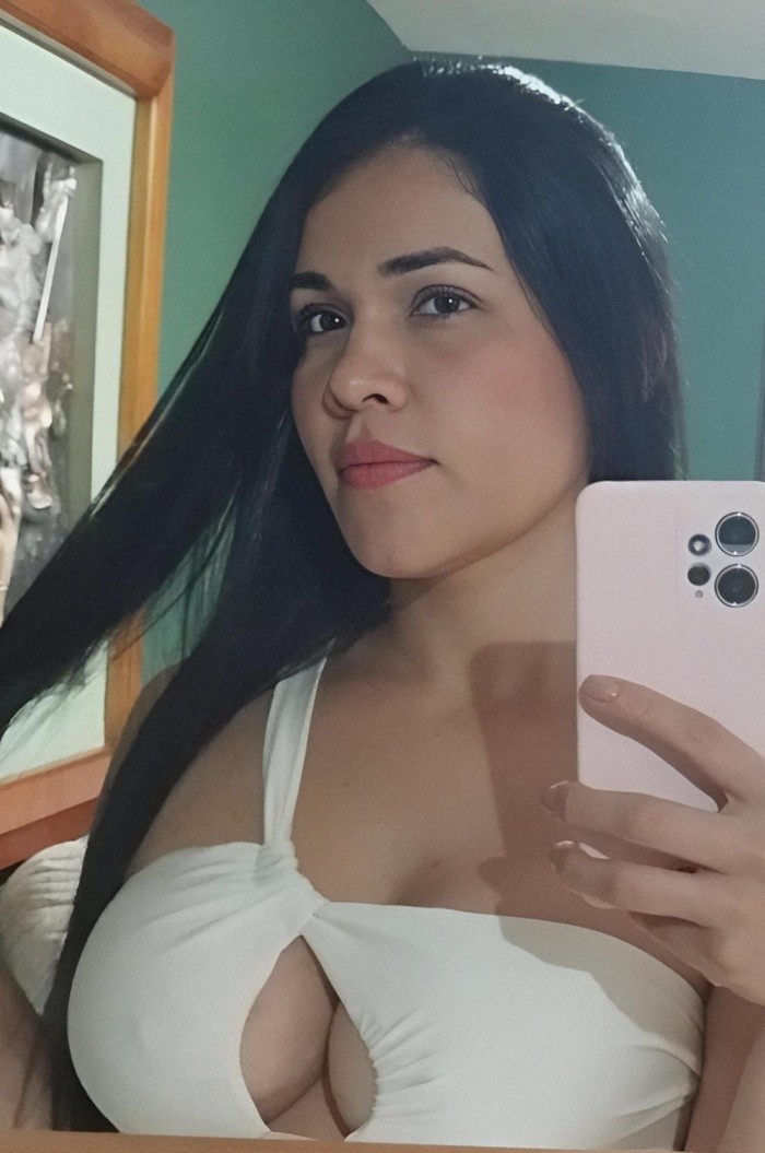 CANDENTE LATINA SEXY Y DIVERTIDA … VIA JULIA