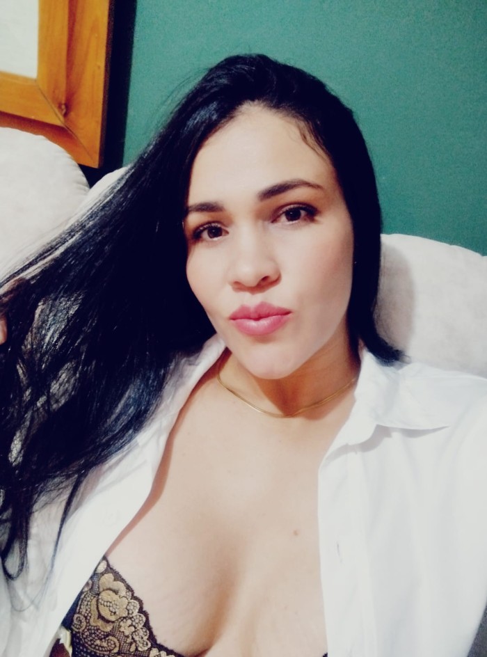 CANDENTE LATINA SEXY Y DIVERTIDA … VIA JULIA