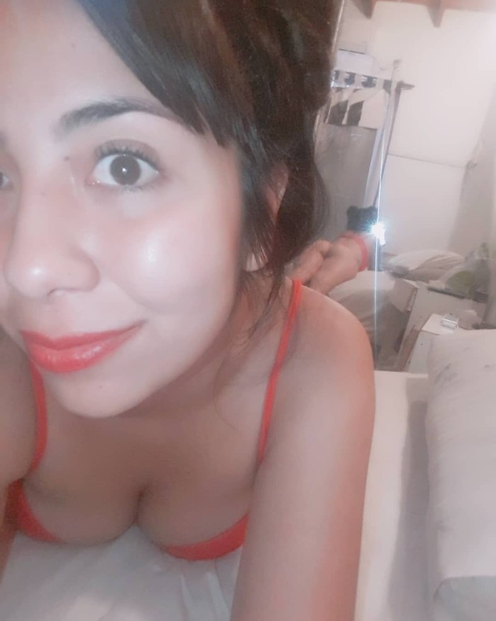 Indira.. caliente y con ganas