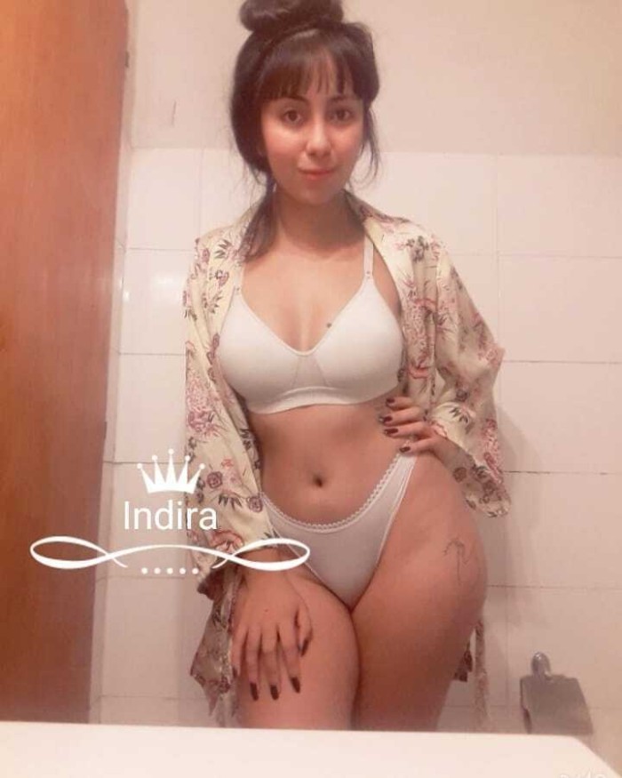 Indira.. caliente y con ganas
