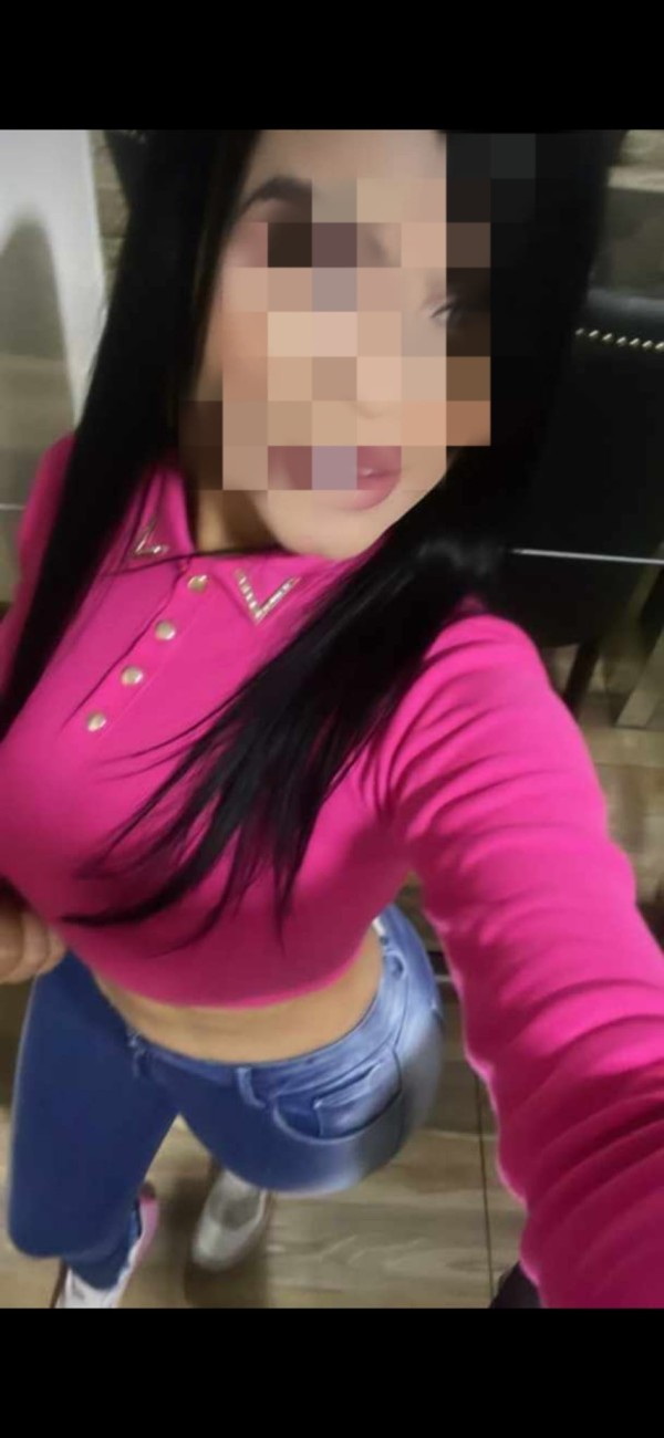 Bomboncito colombiana culona y tetona