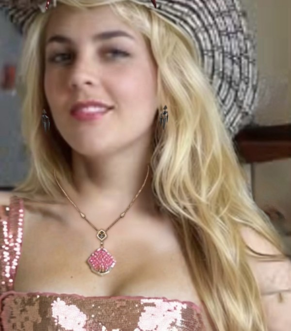 NOVEDAD UlLTIMOS DIAS ,RUBIA HERMOSA LATINA