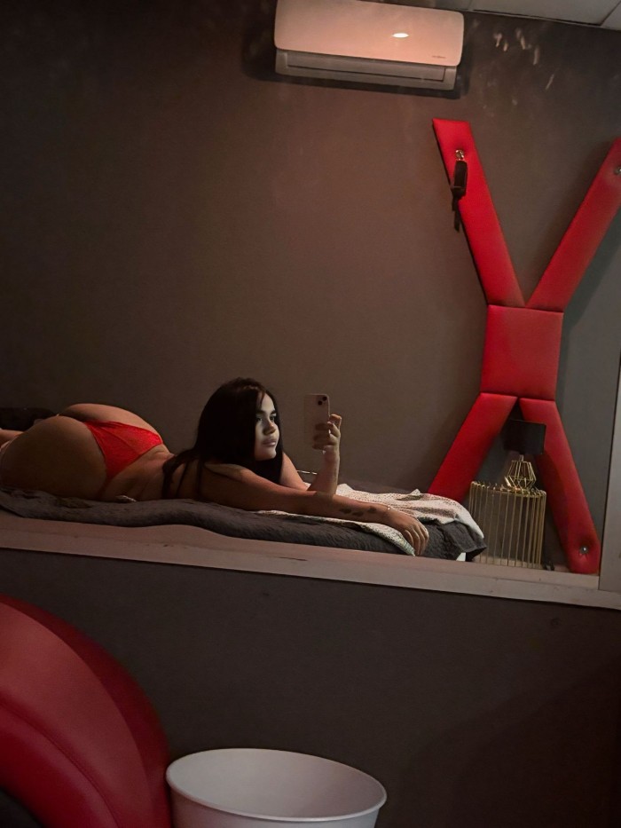 QUIERO TU POLLA POR 50€ TE LA CHUPO RICO